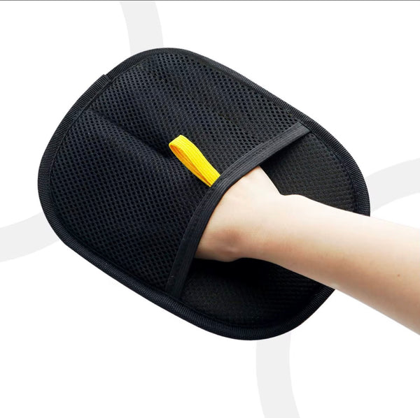 Grooming glove